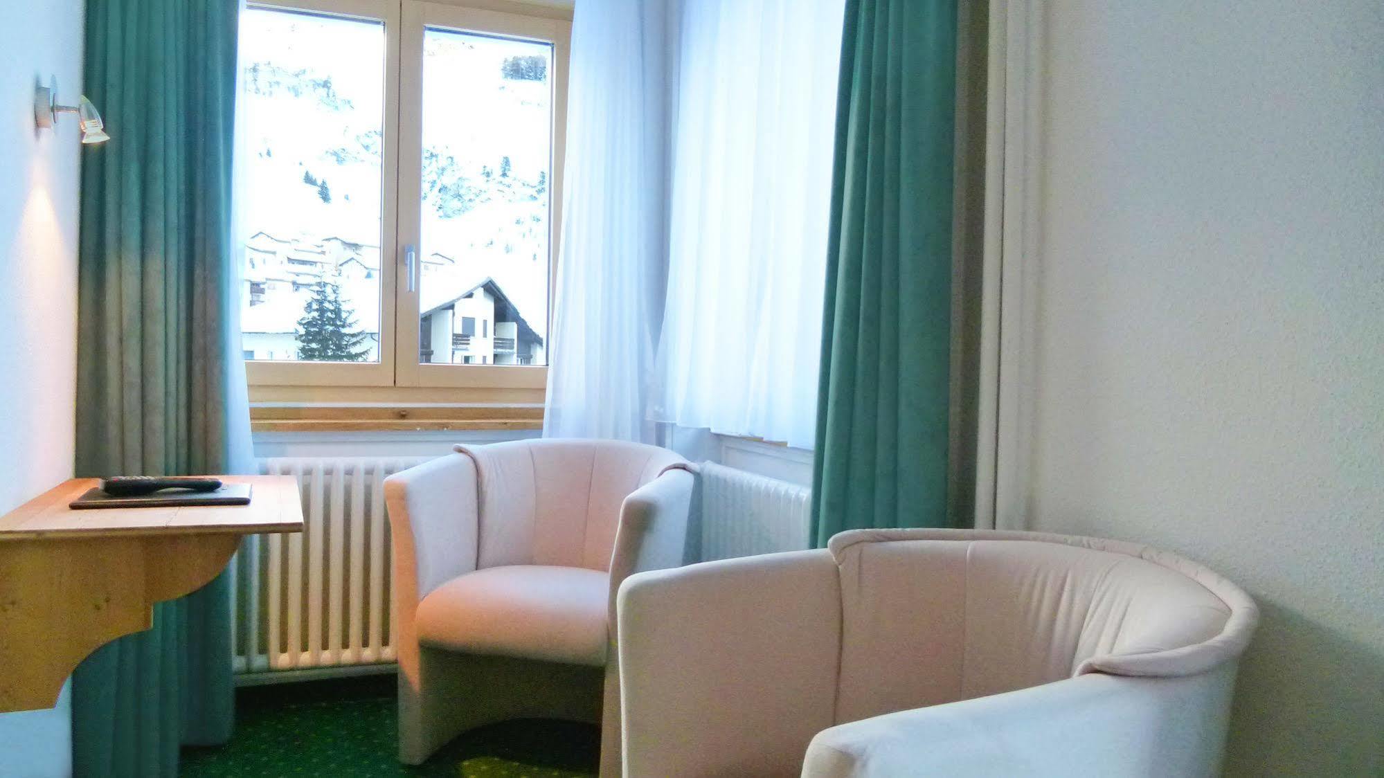 Hotel Grischuna Бивио Екстериор снимка